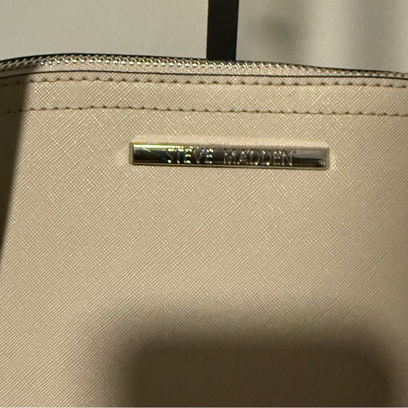 EUC Steve Madden Cream Shoulder Bag with Chain Detail - Picture 3 of 5